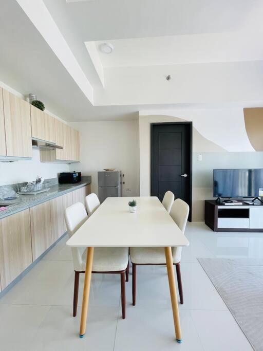 Wv 8 Serene Family Apartment