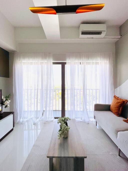 Wv 8 Serene Family Apartment