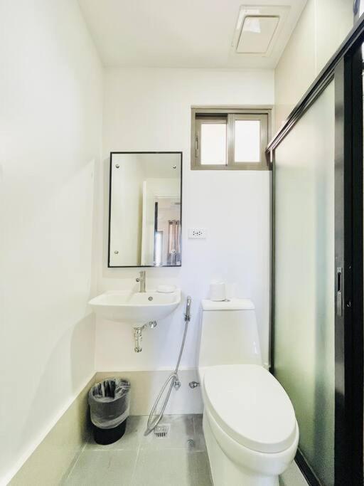 Wv 8 Serene Family Apartment Iloilo City